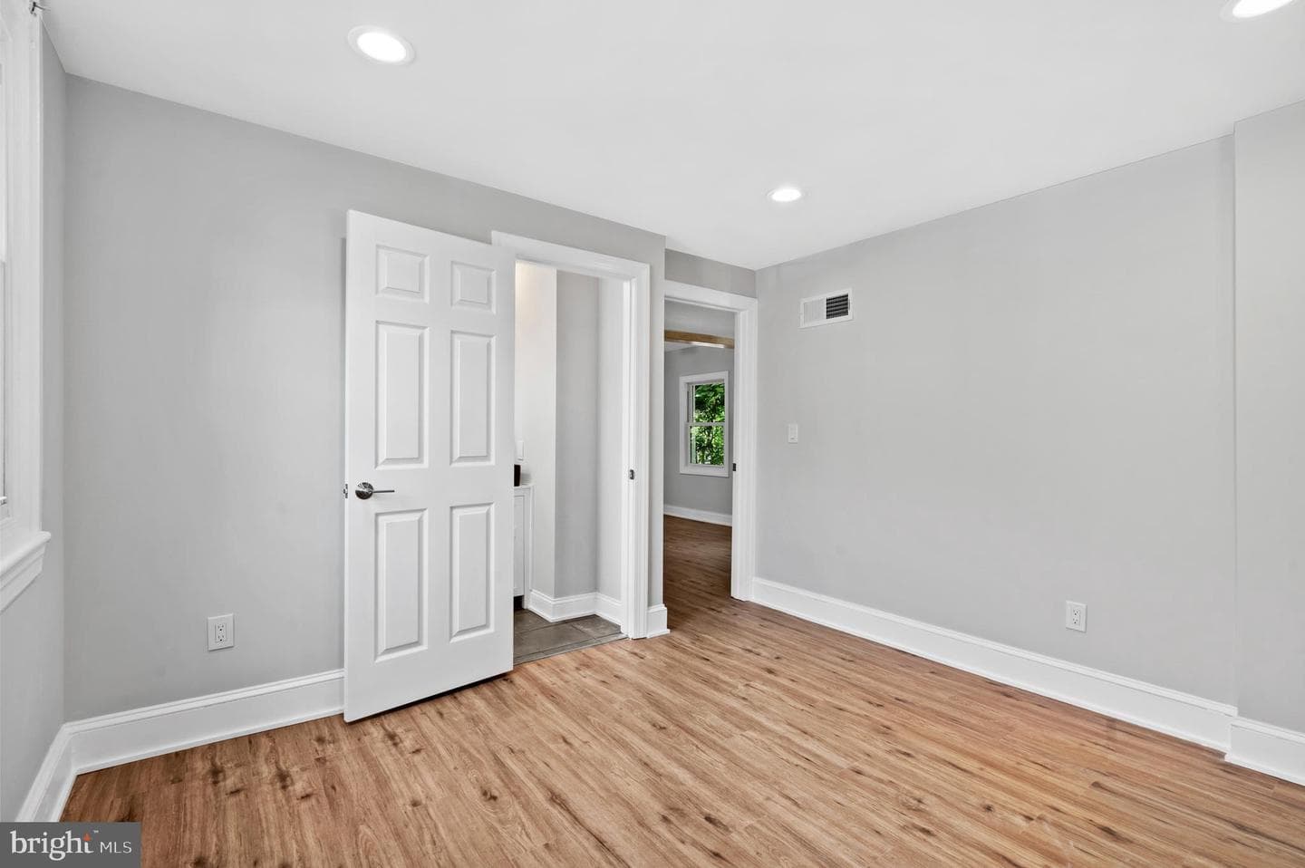 7312 Keenan Street photo 19
