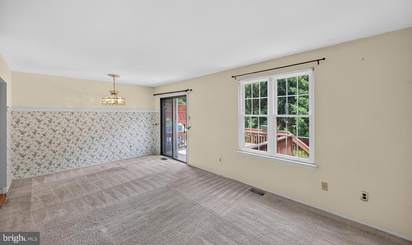 306 Livingston Court photo 11