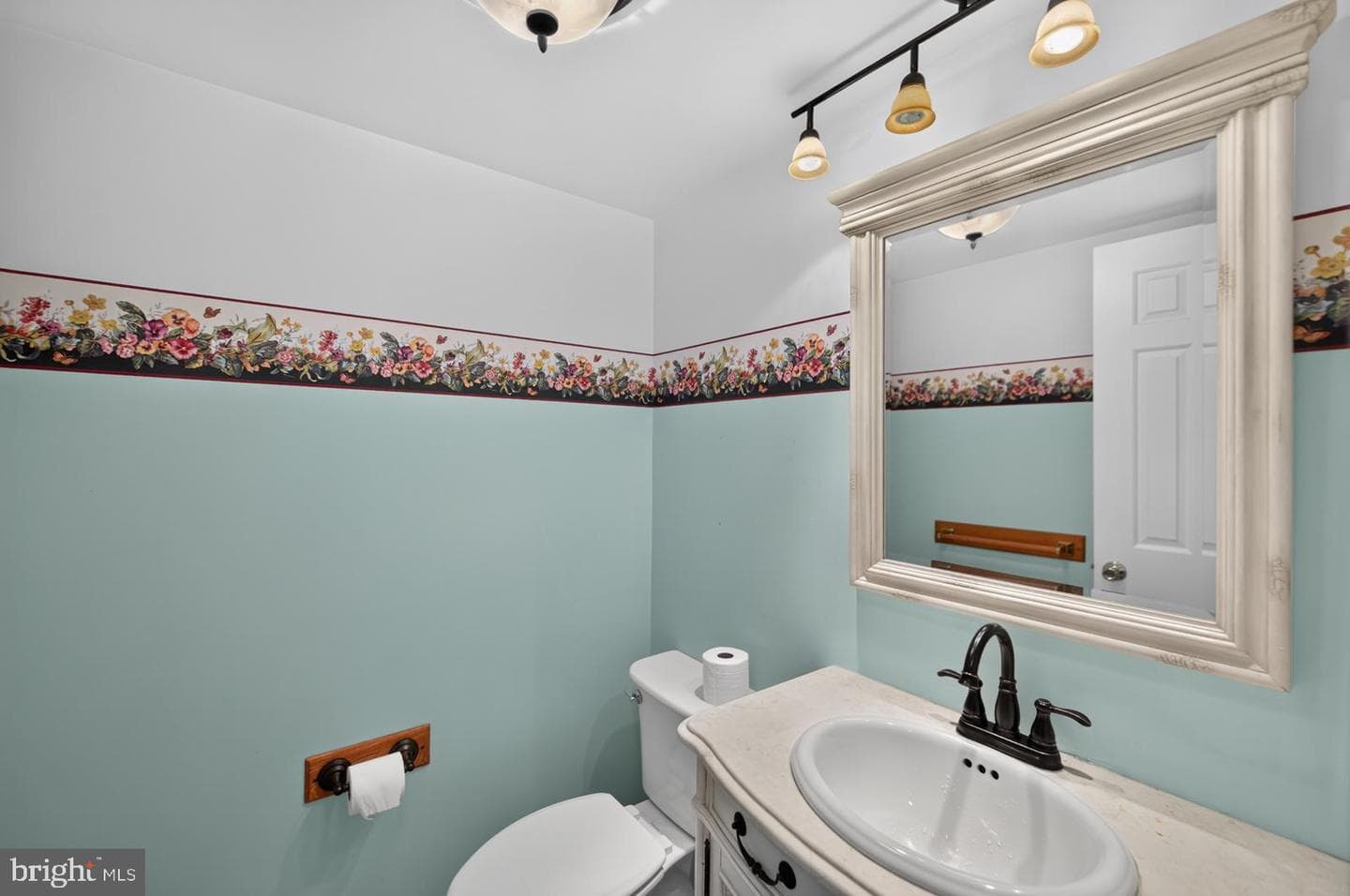 306 Livingston Court photo 14