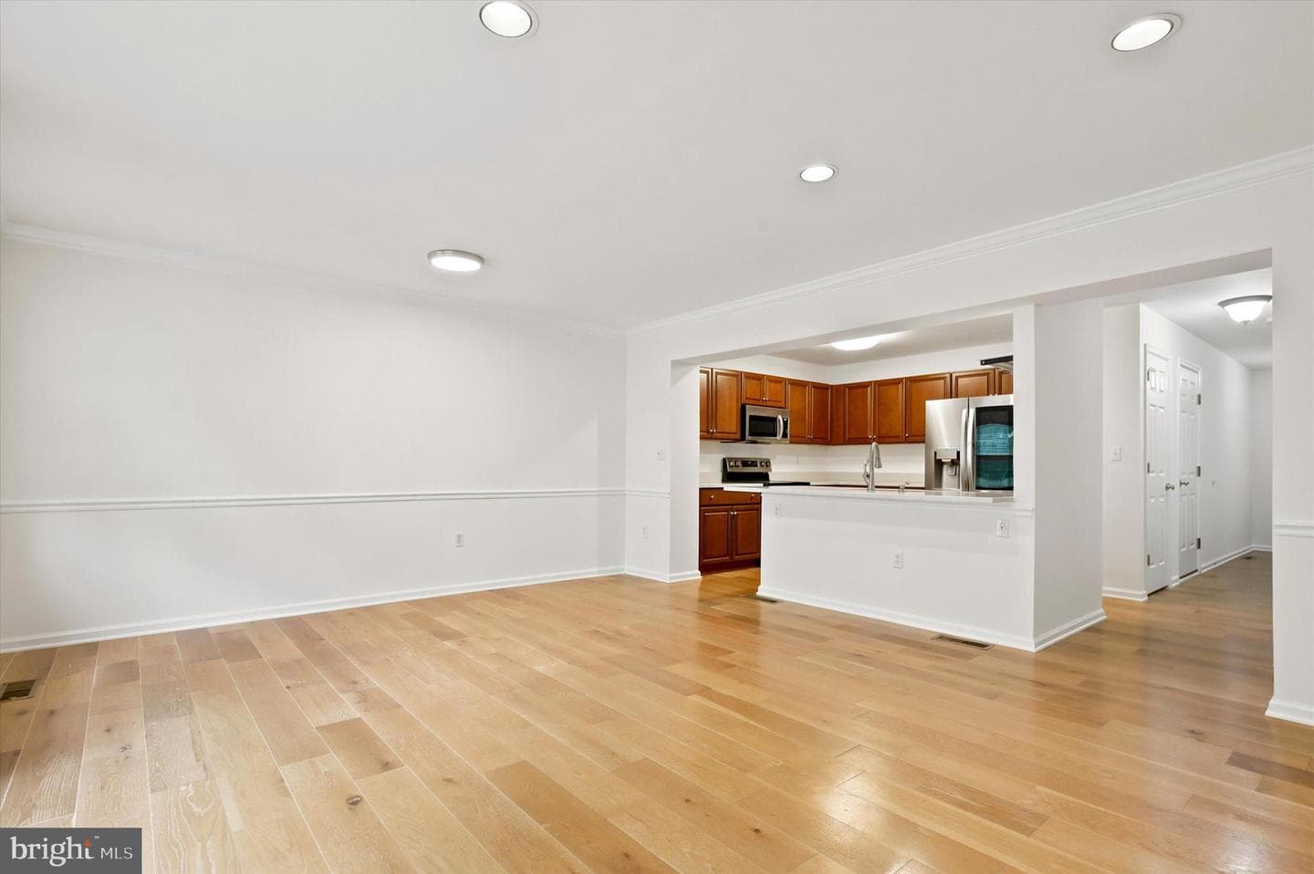 171 Vernon Court photo 10