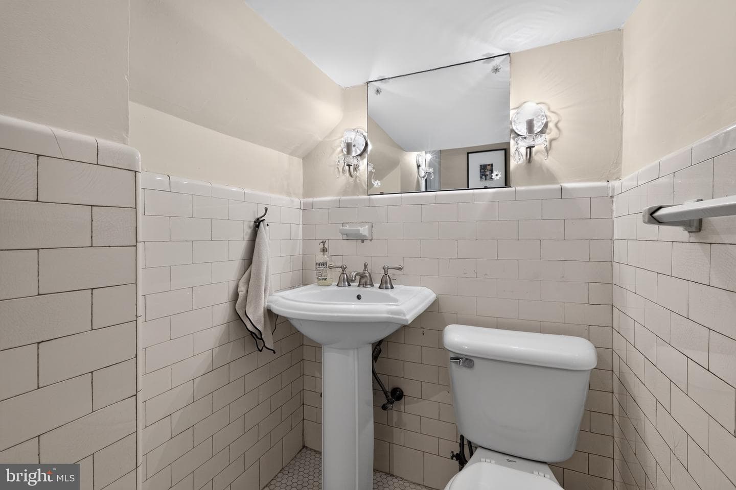 1 Latham Park photo 8