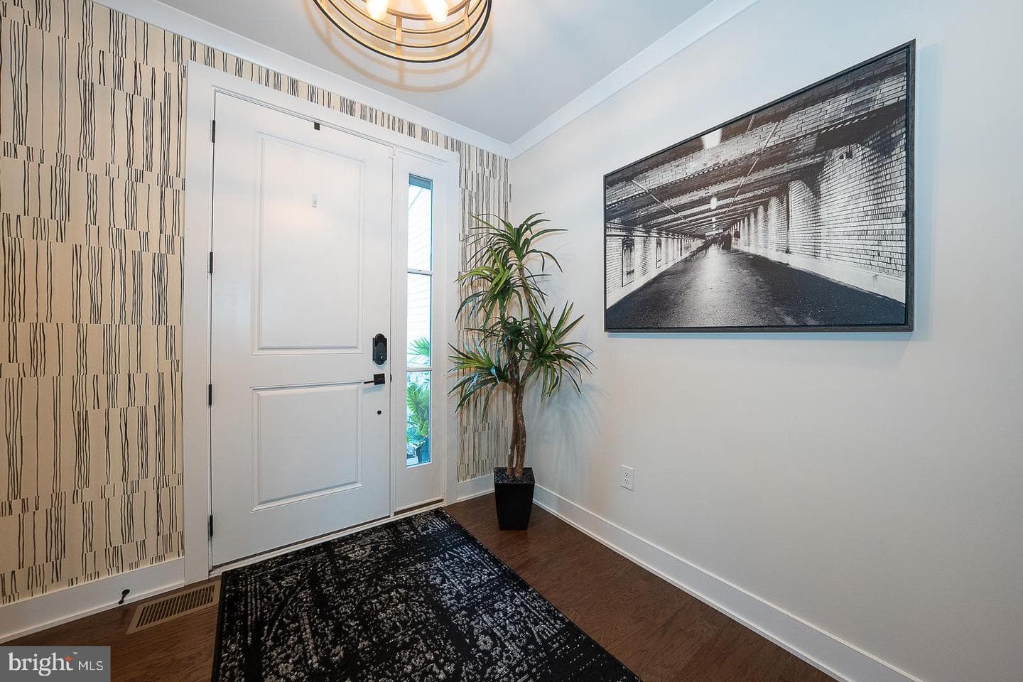 673 Levering Street photo 4