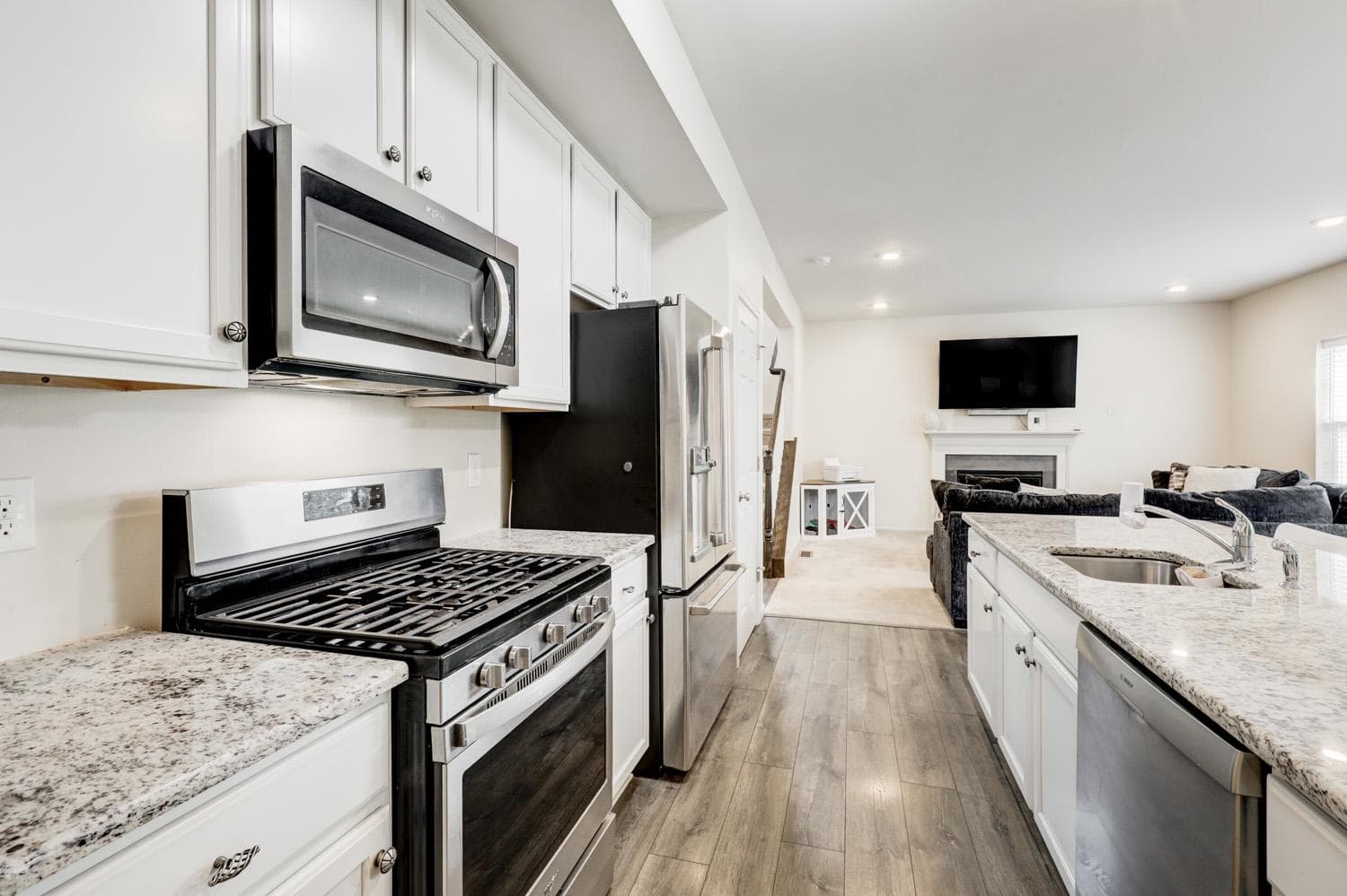 2224 Bridgeport Avenue photo 3