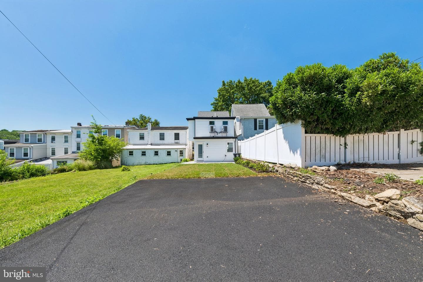 232 E 6th Avenue photo 42