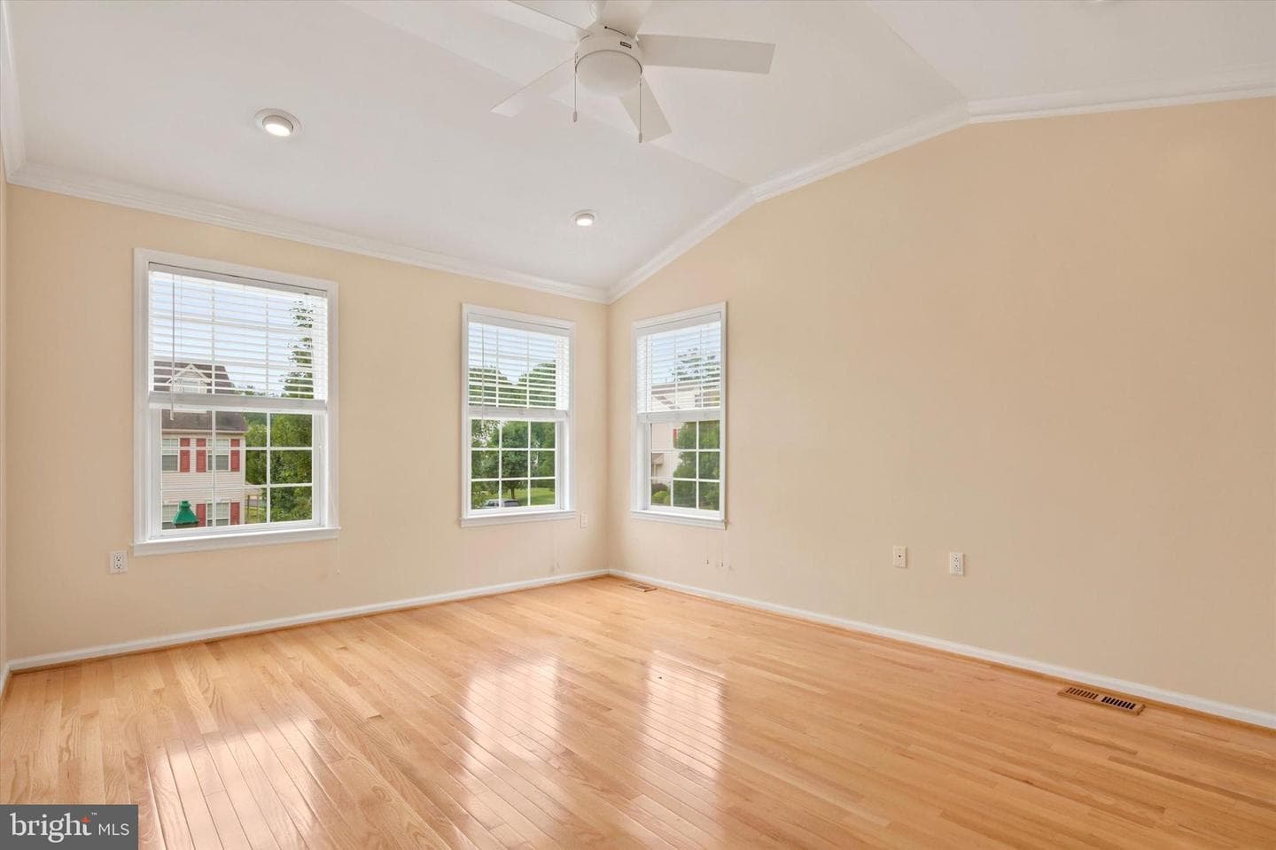 101 Raintree Crossing photo 16
