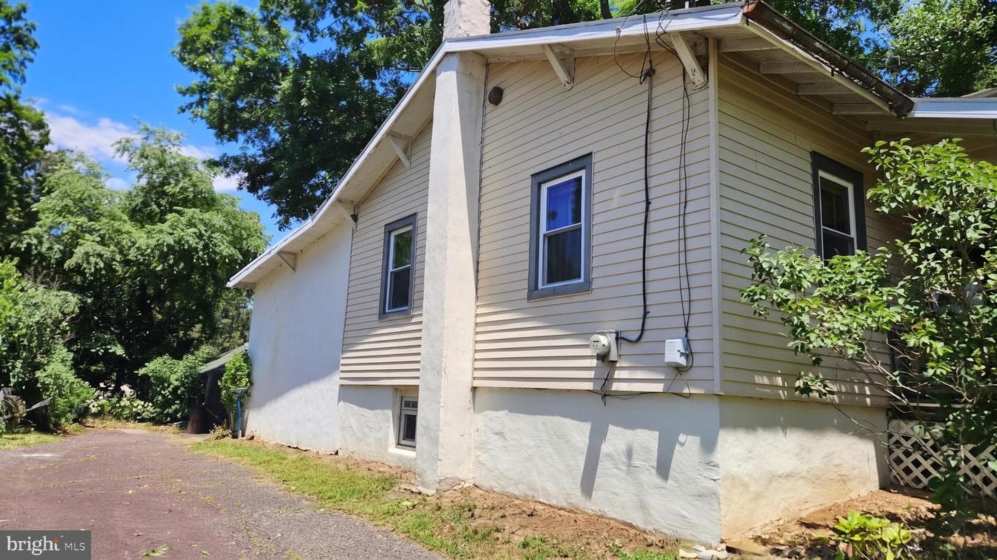 1043 Clemmers Mill Road photo 12