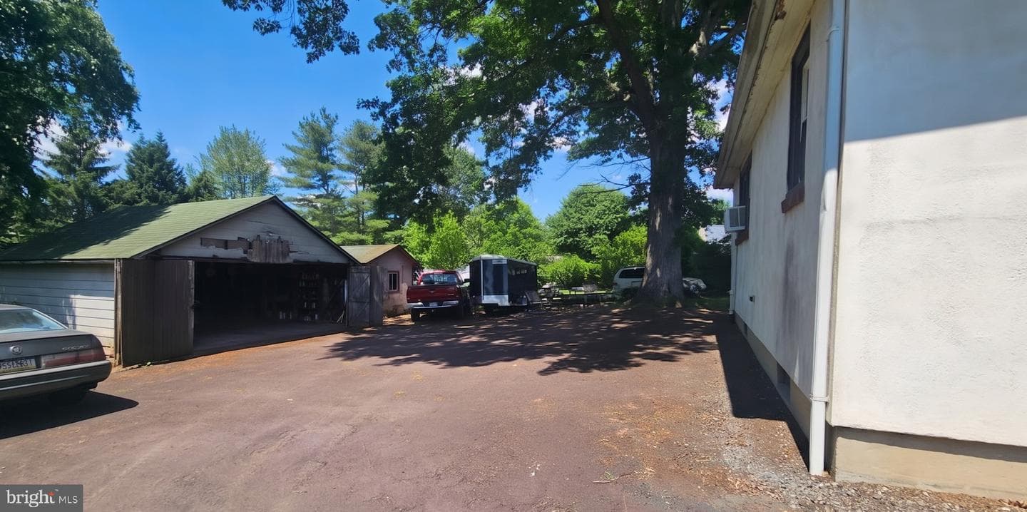 1043 Clemmers Mill Road photo 17