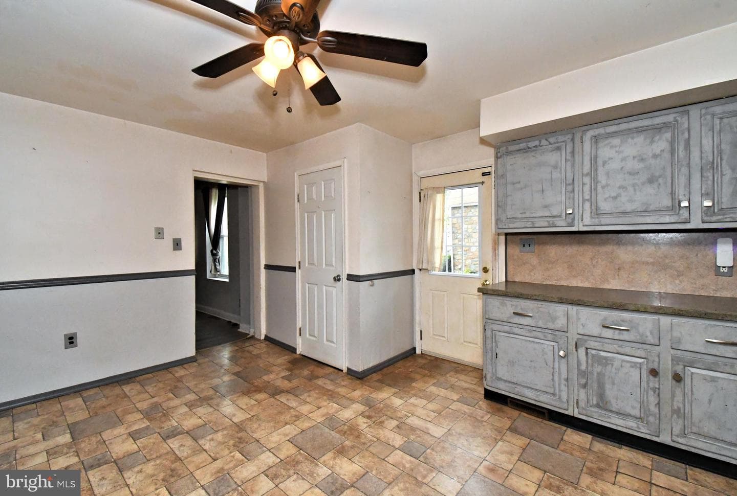 56 Jefferson photo 15