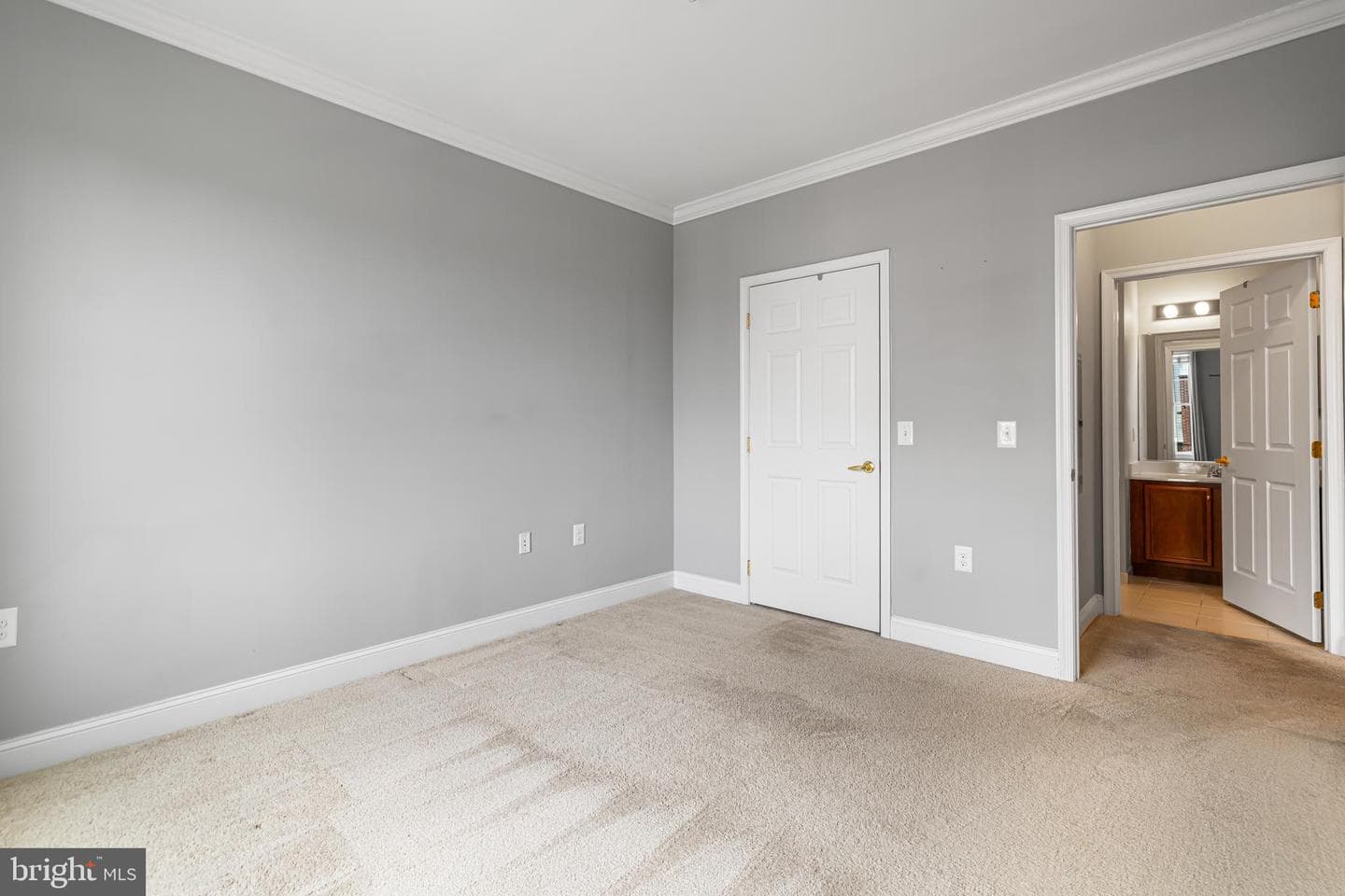 300 W Elm Street #2223 photo 17