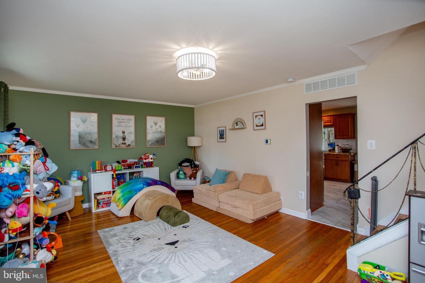 277 Edwards Drive photo 5