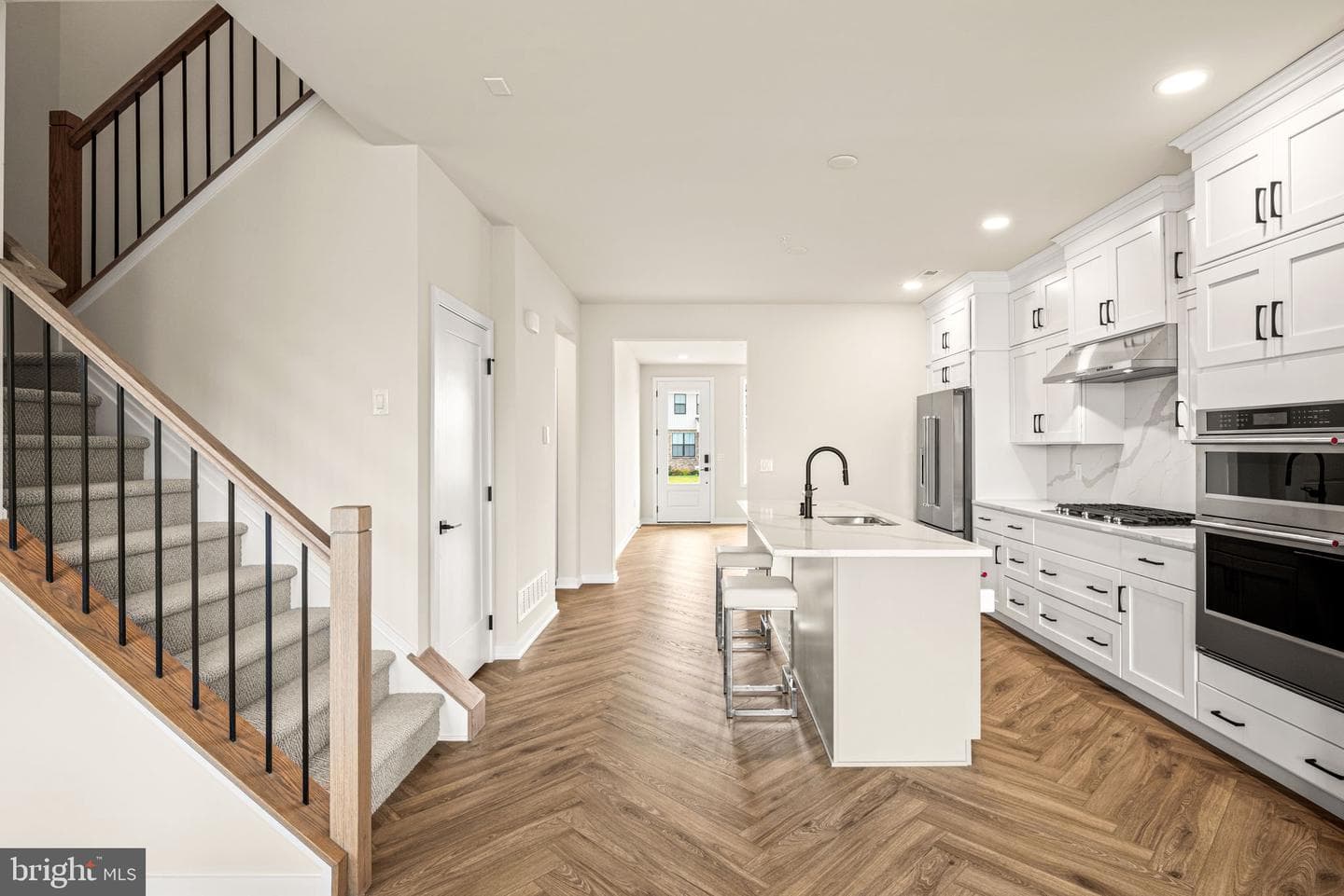 352 Aspen Way photo 5