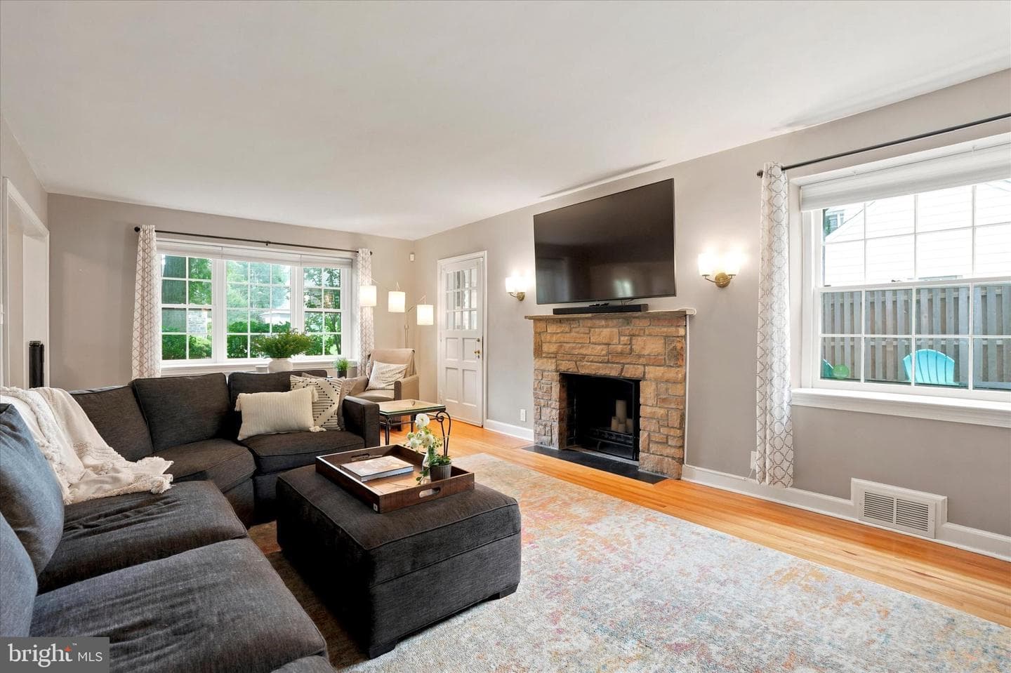 415 Charles Lane photo 7