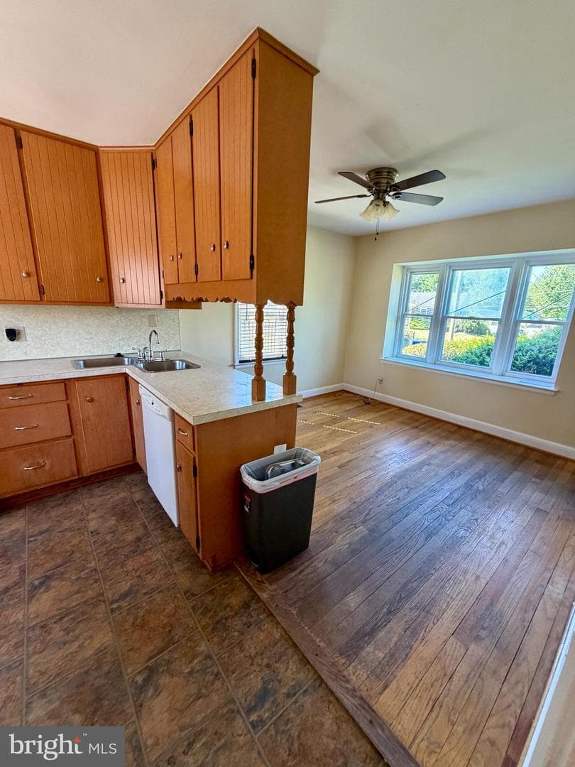 1421 Cherry Lane photo 24