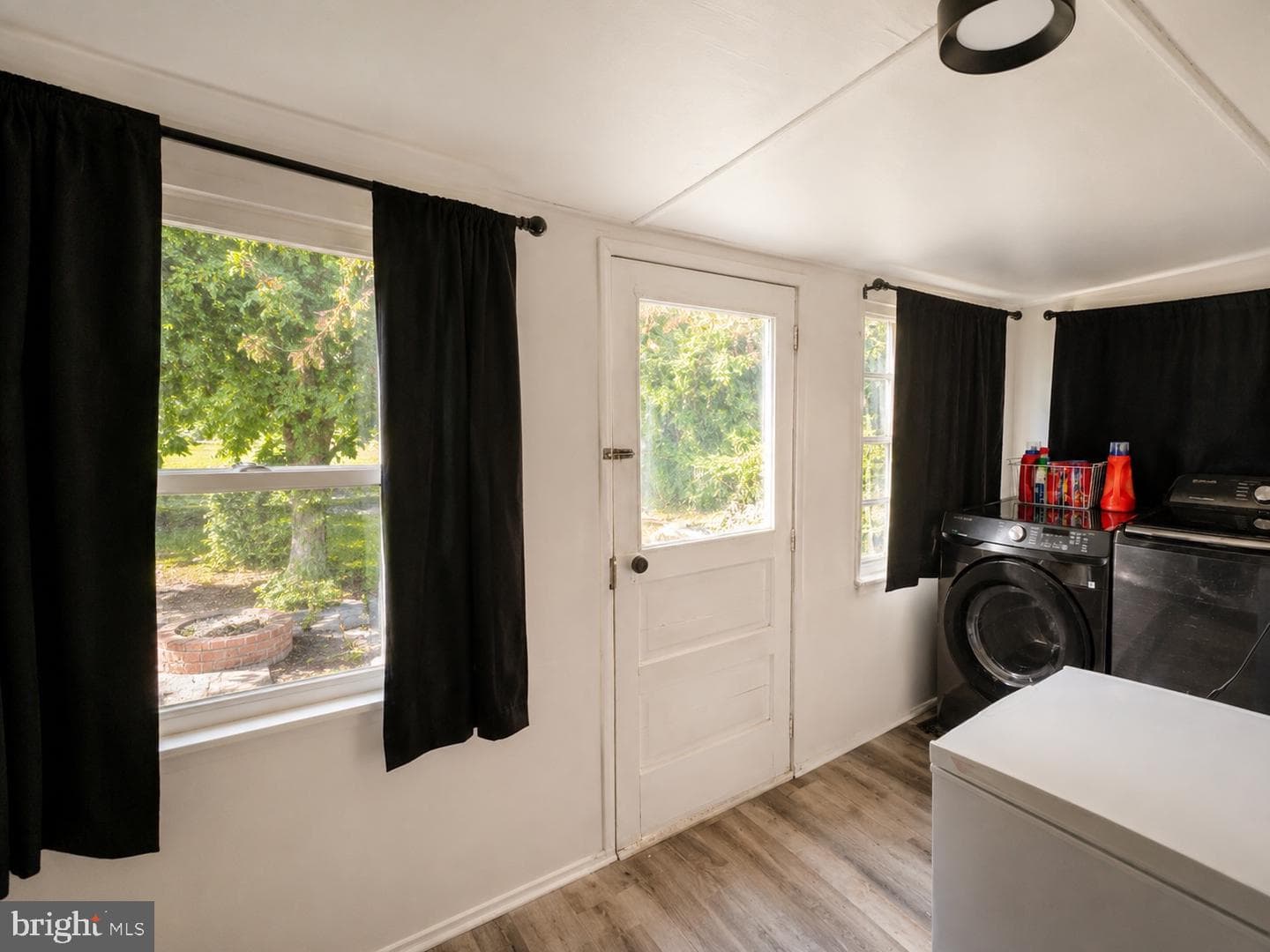 3033 Chestnut Street photo 9