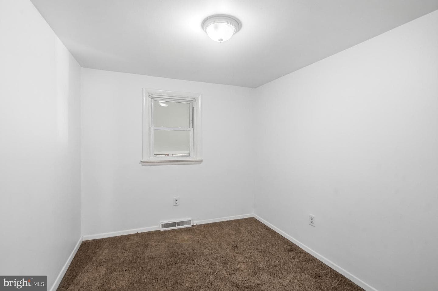 234 Garden Avenue photo 9