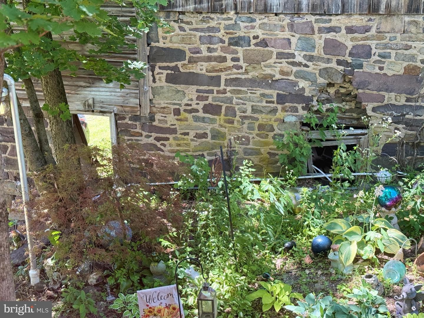1630 Salford St photo 38