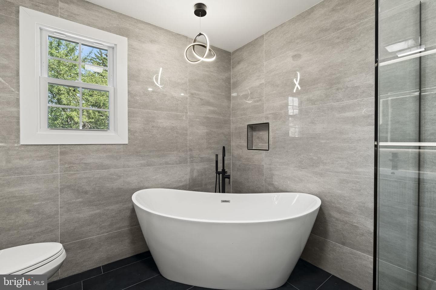 204 Cambridge Road photo 28