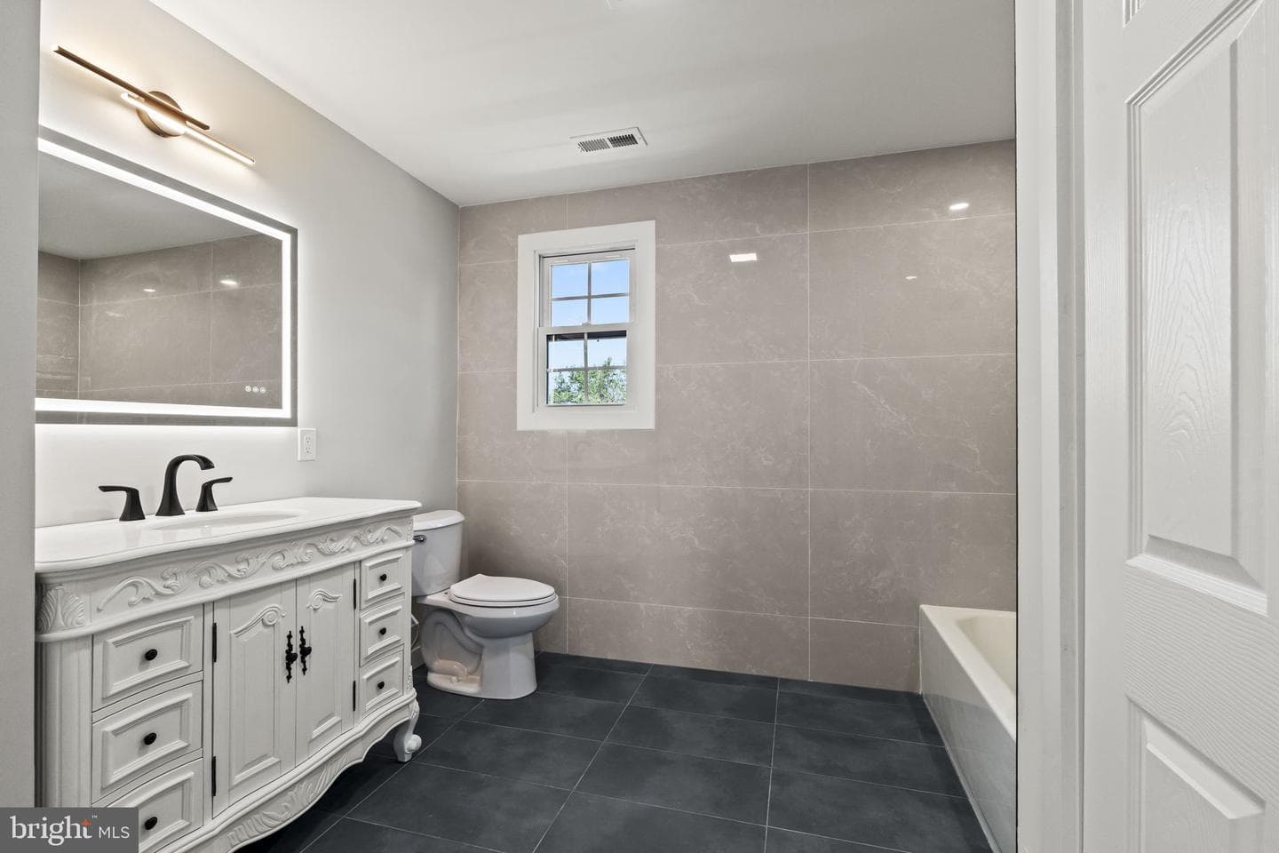 204 Cambridge Road photo 30
