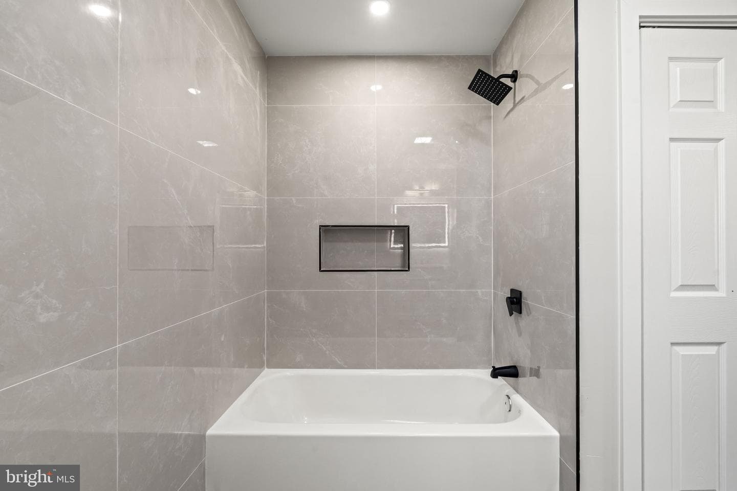 204 Cambridge Road photo 31