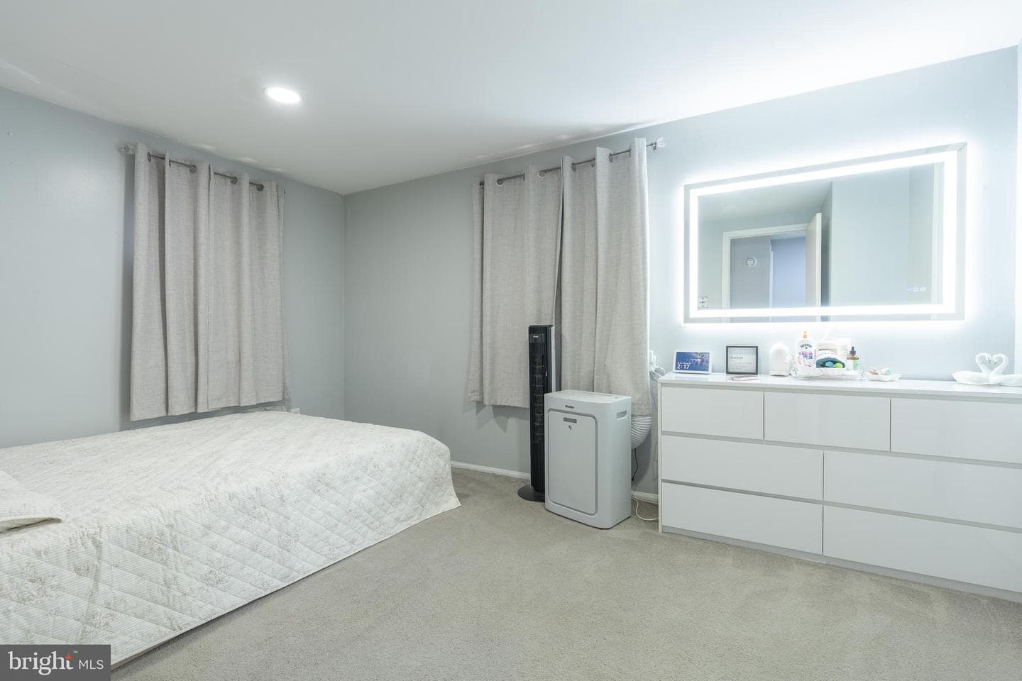 100 Hopkins Ct photo 13