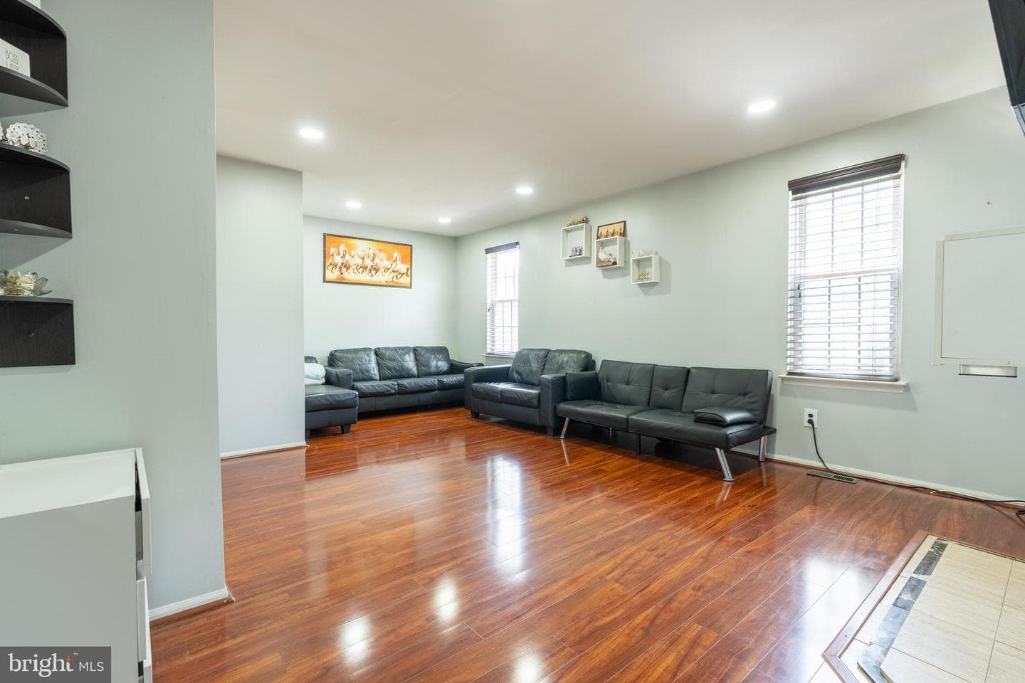 100 Hopkins Ct photo 3