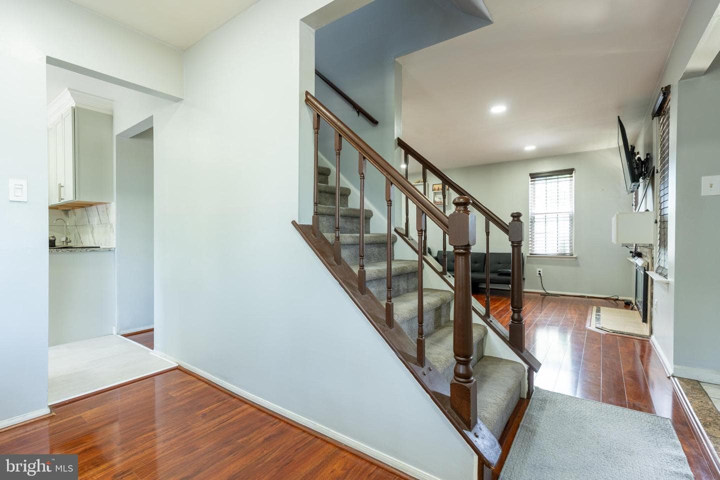 100 Hopkins Ct photo 5