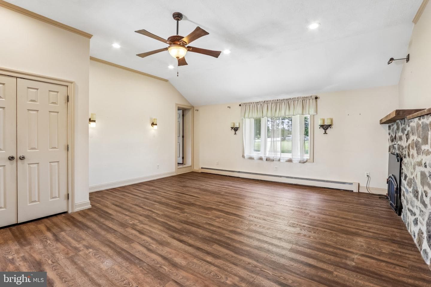 2681 Burton Road photo 9
