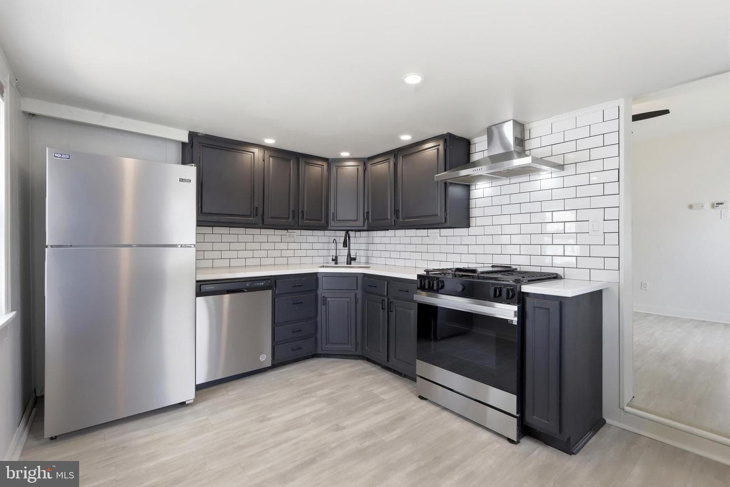 712 Wells Street photo 10