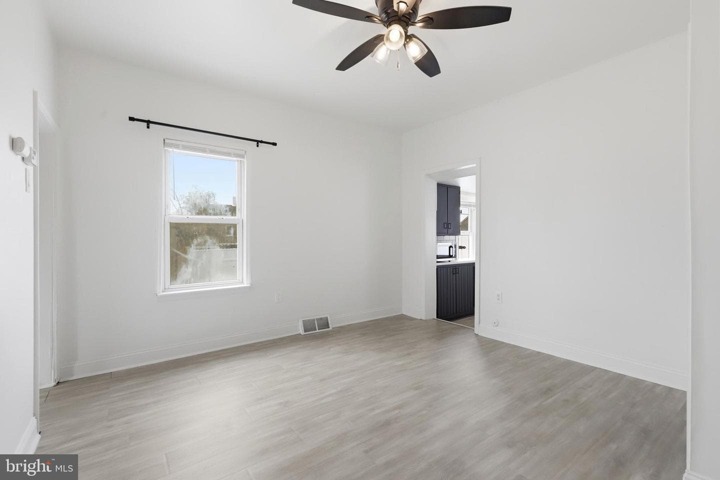 712 Wells Street photo 8