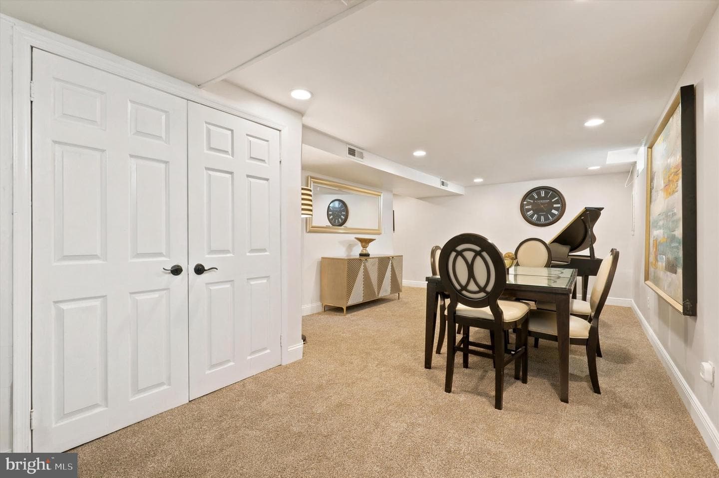 110 Kent Drive photo 33