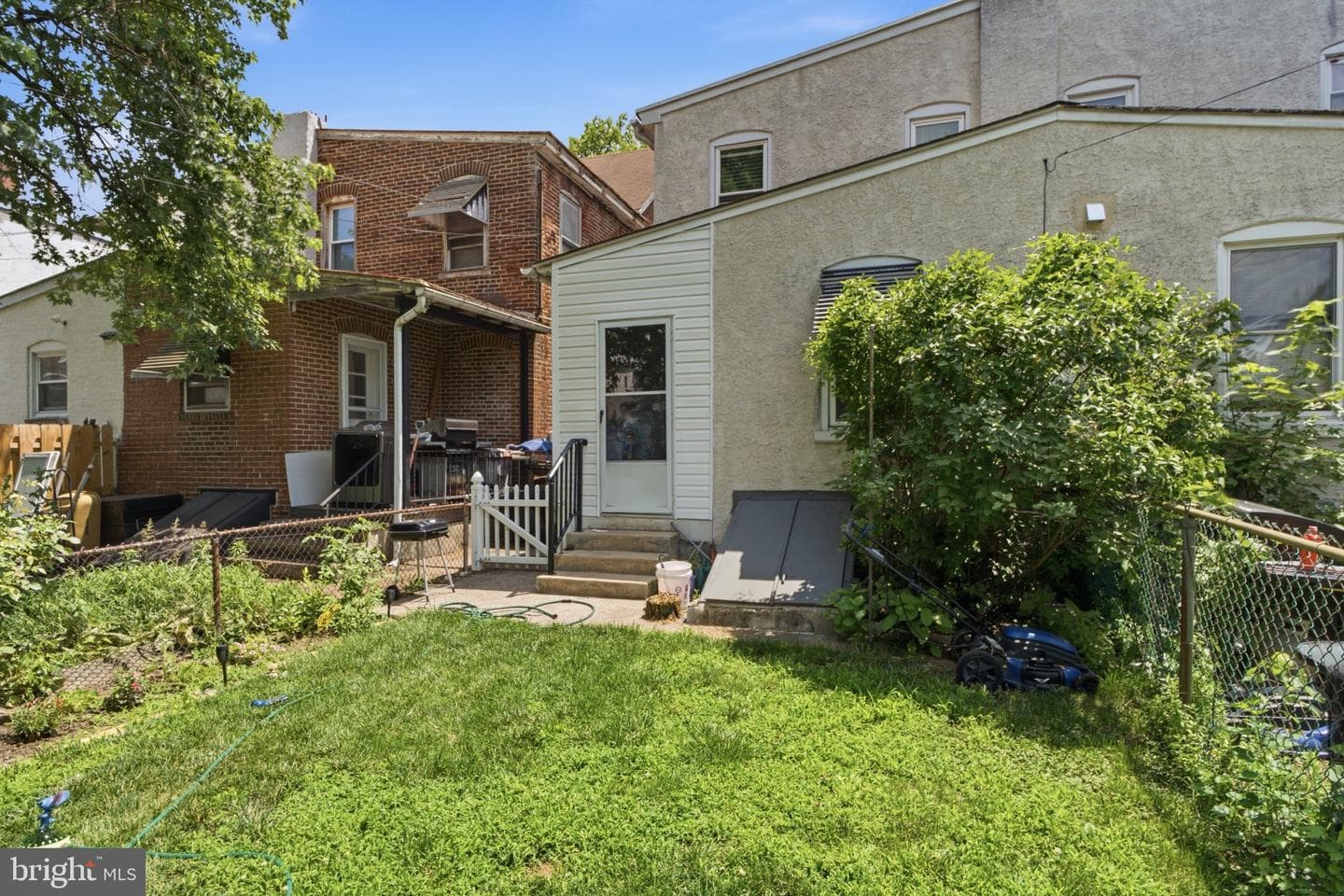 171 N York Street photo 21