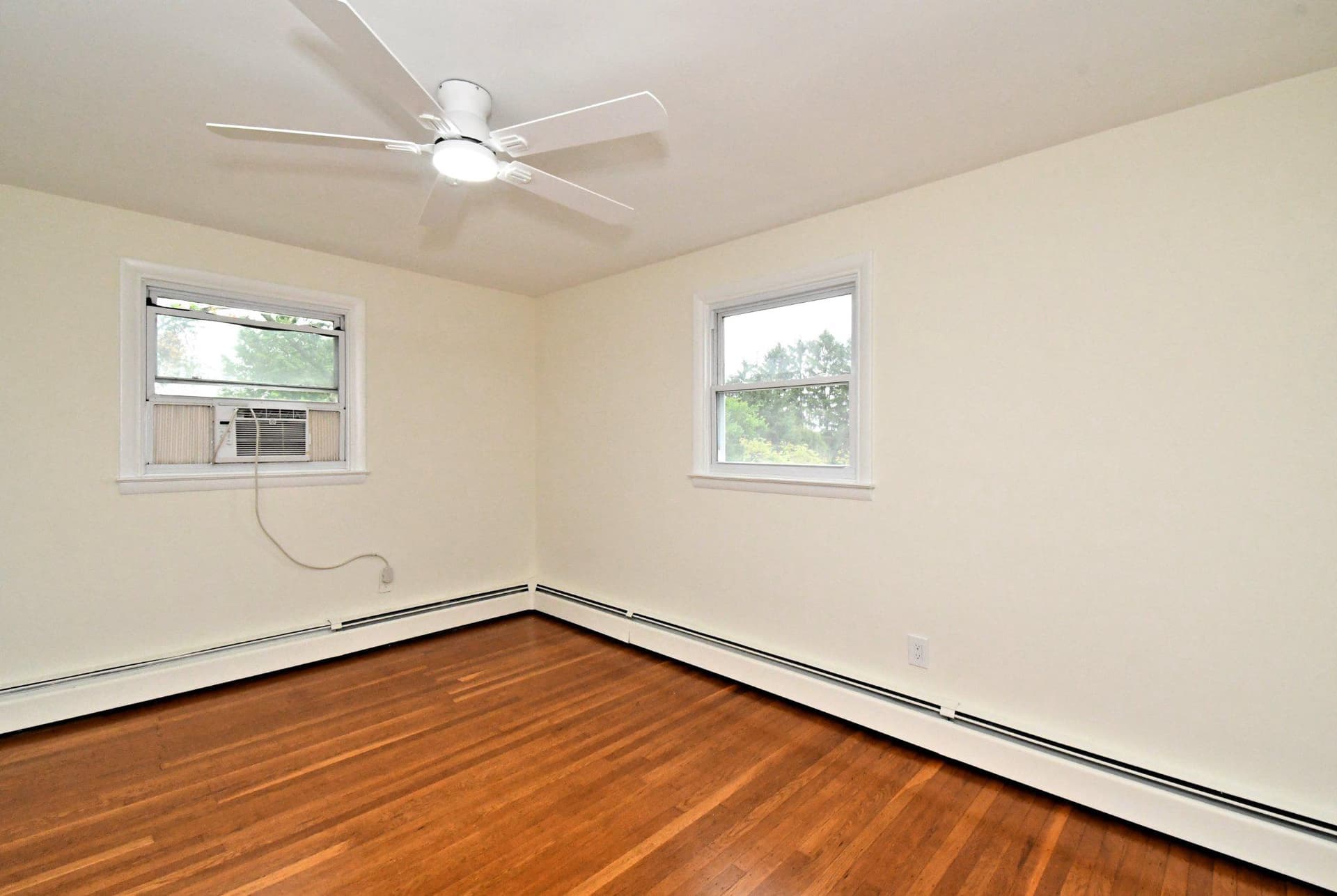 1017 Emerald Avenue photo 13