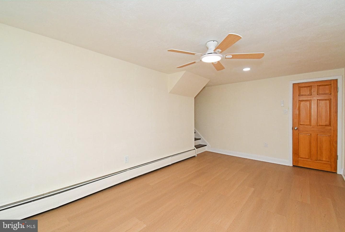 1017 Emerald Avenue photo 20