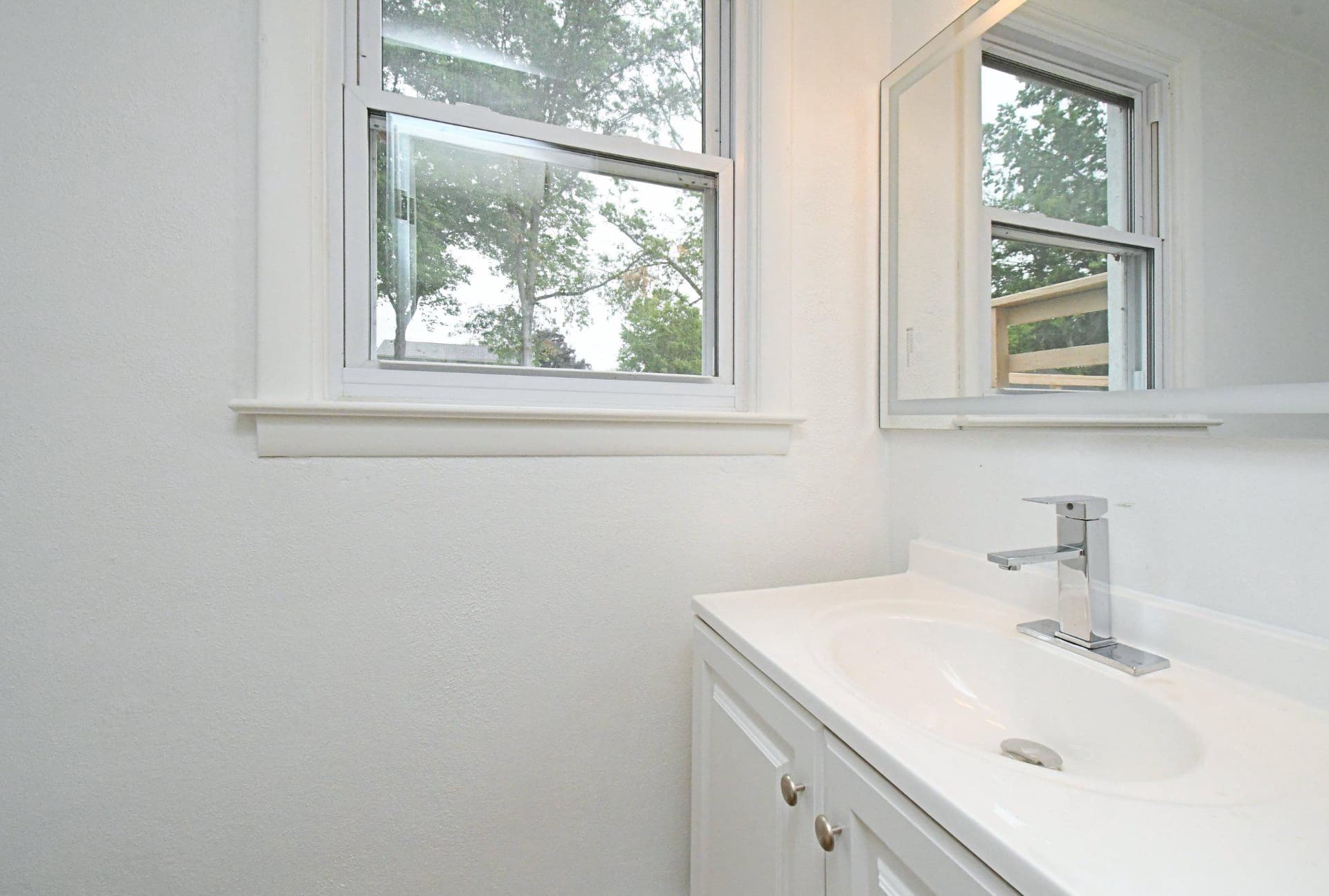 1017 Emerald Avenue photo 22