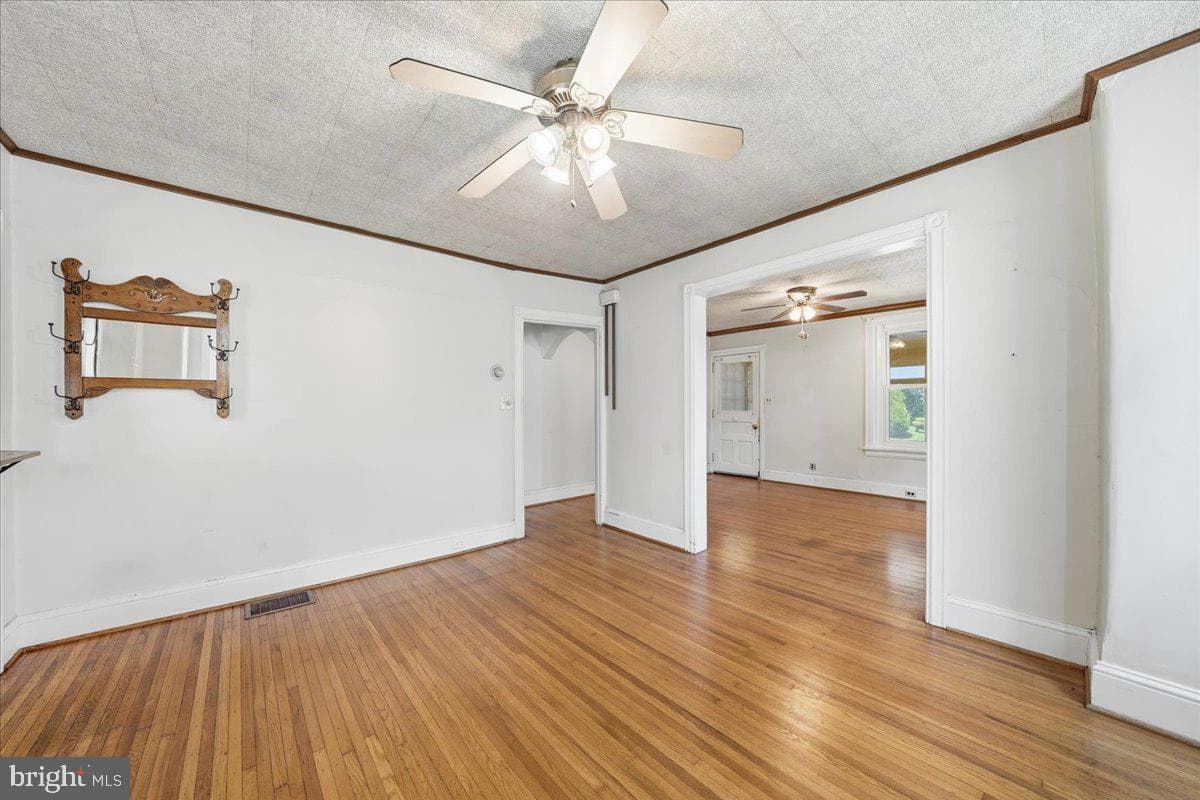 16 W Spring Avenue photo 10