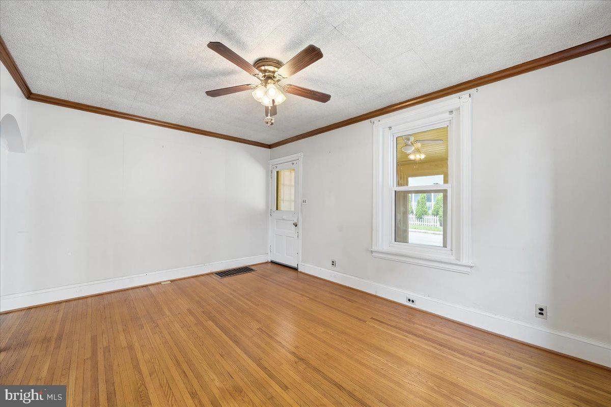 16 W Spring Avenue photo 7