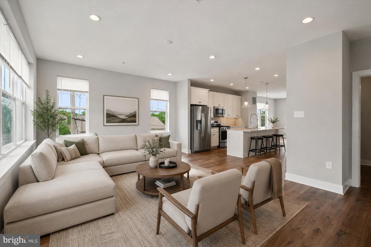 35 Third Avenue photo 11