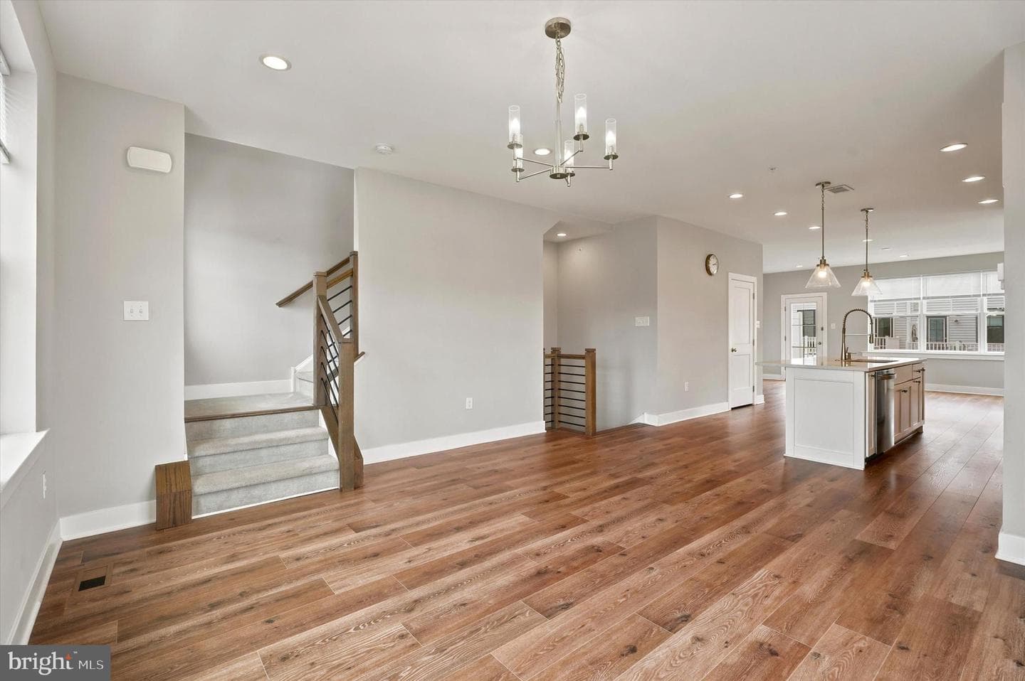 35 Third Avenue photo 13
