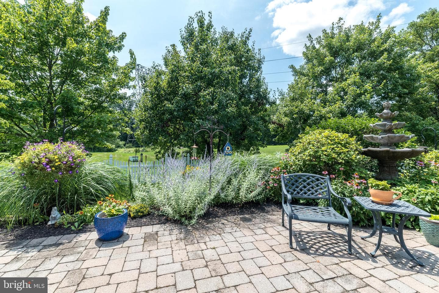 650 Grantham Lane photo 40