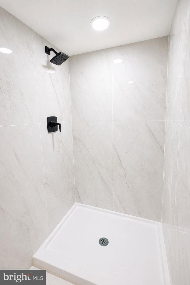 189 Hoover photo 18