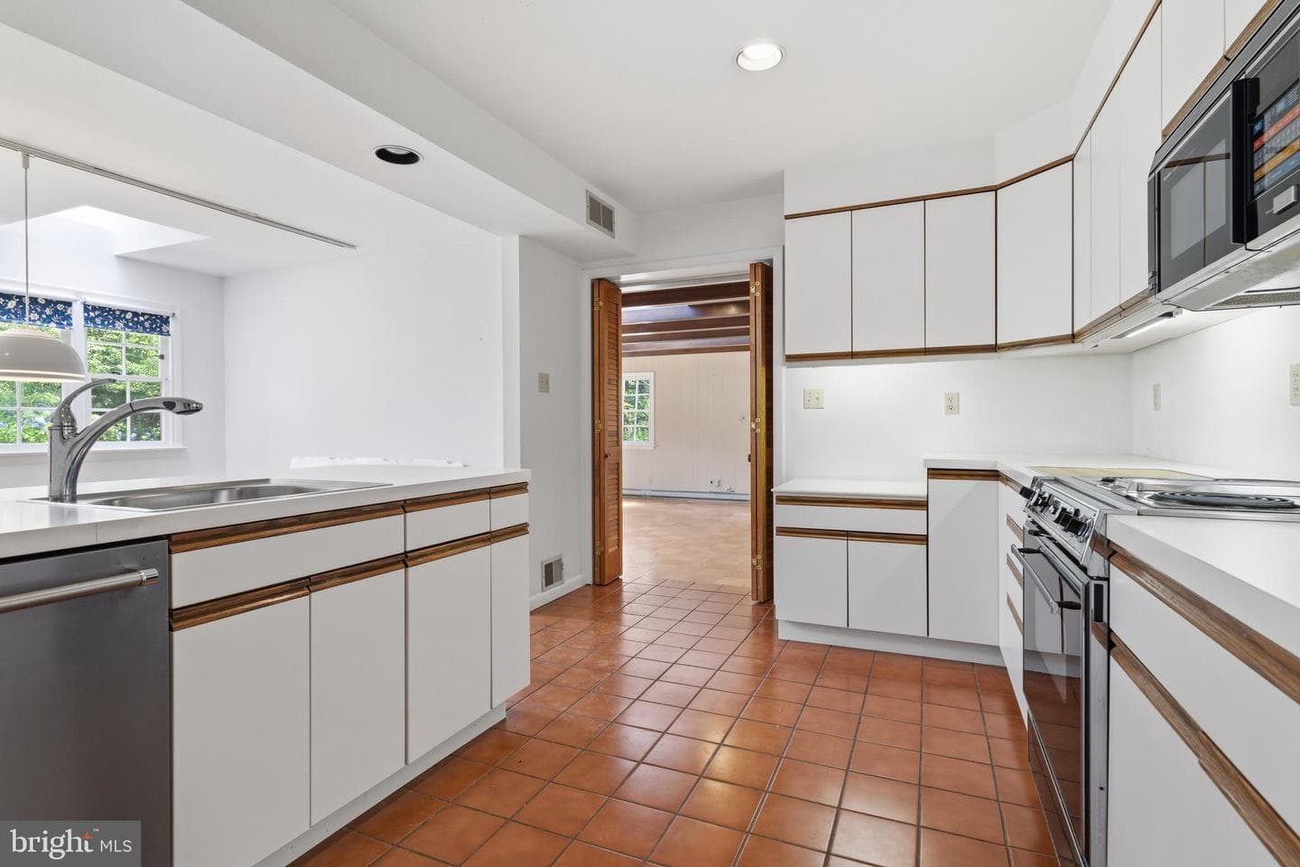 1051 Kipling Road photo 16