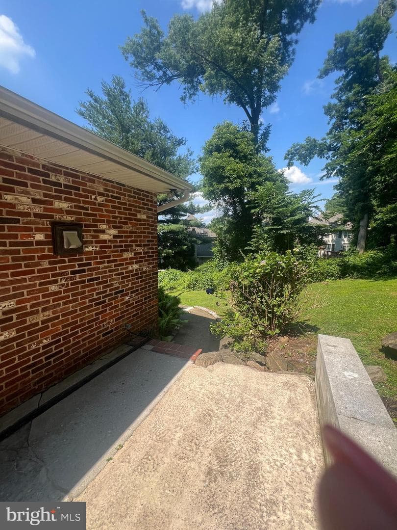 361 Spring Garden Street photo 4