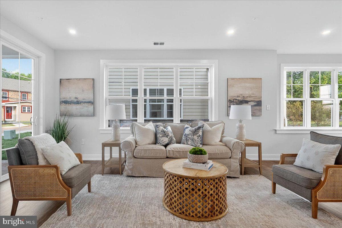 417 Isabelle Court #201 photo 11