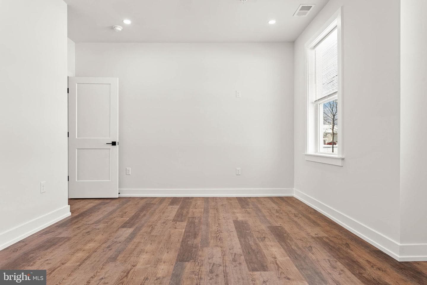 417 Isabelle Court #201 photo 26