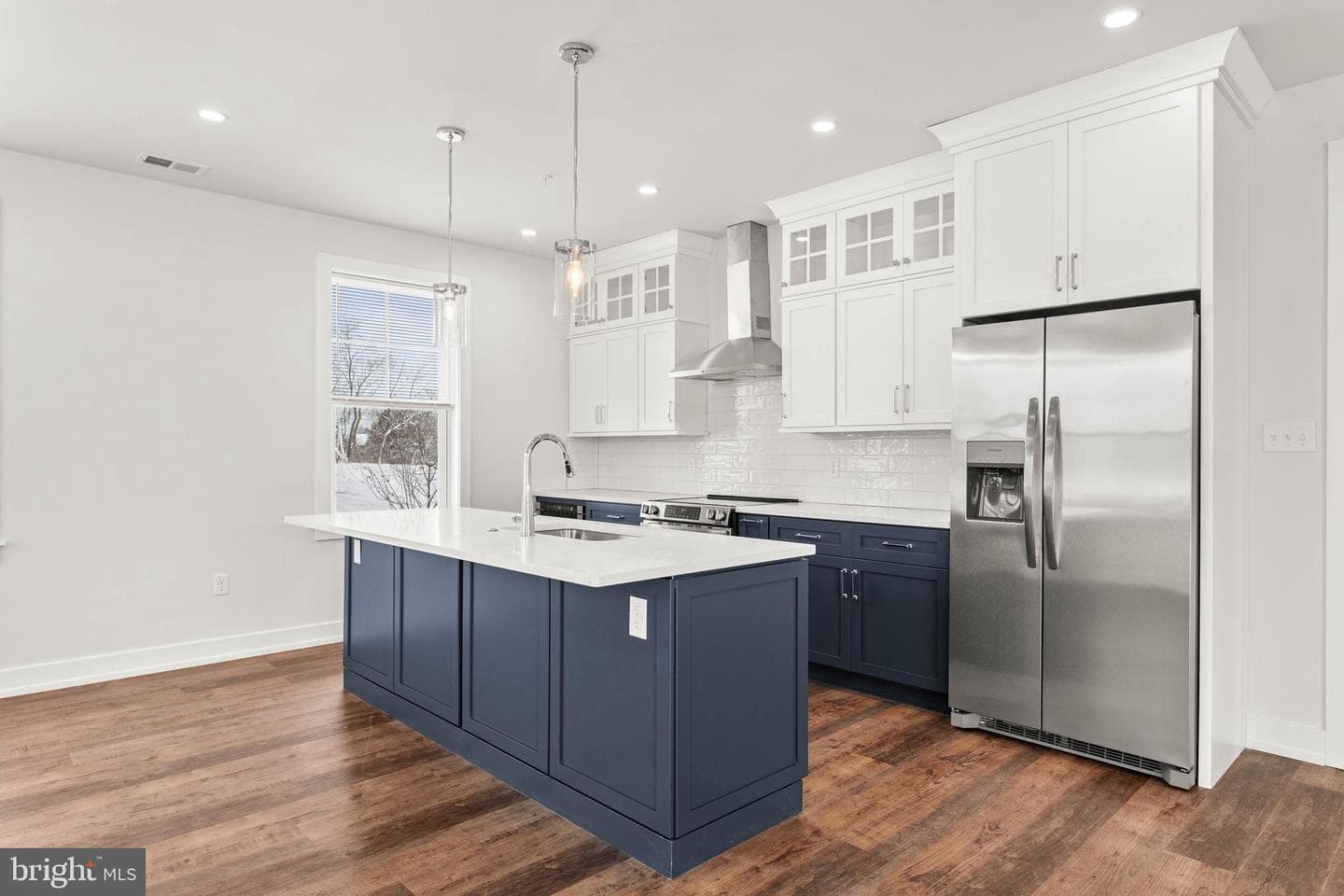 417 Isabelle Court #201 photo 6