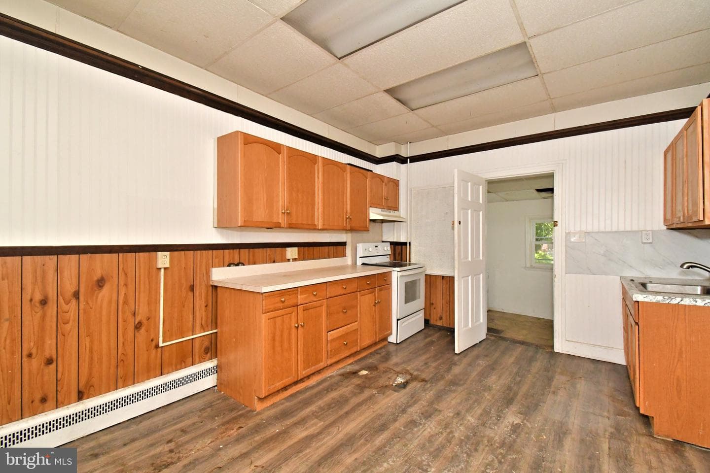 346 Walnut St photo 17