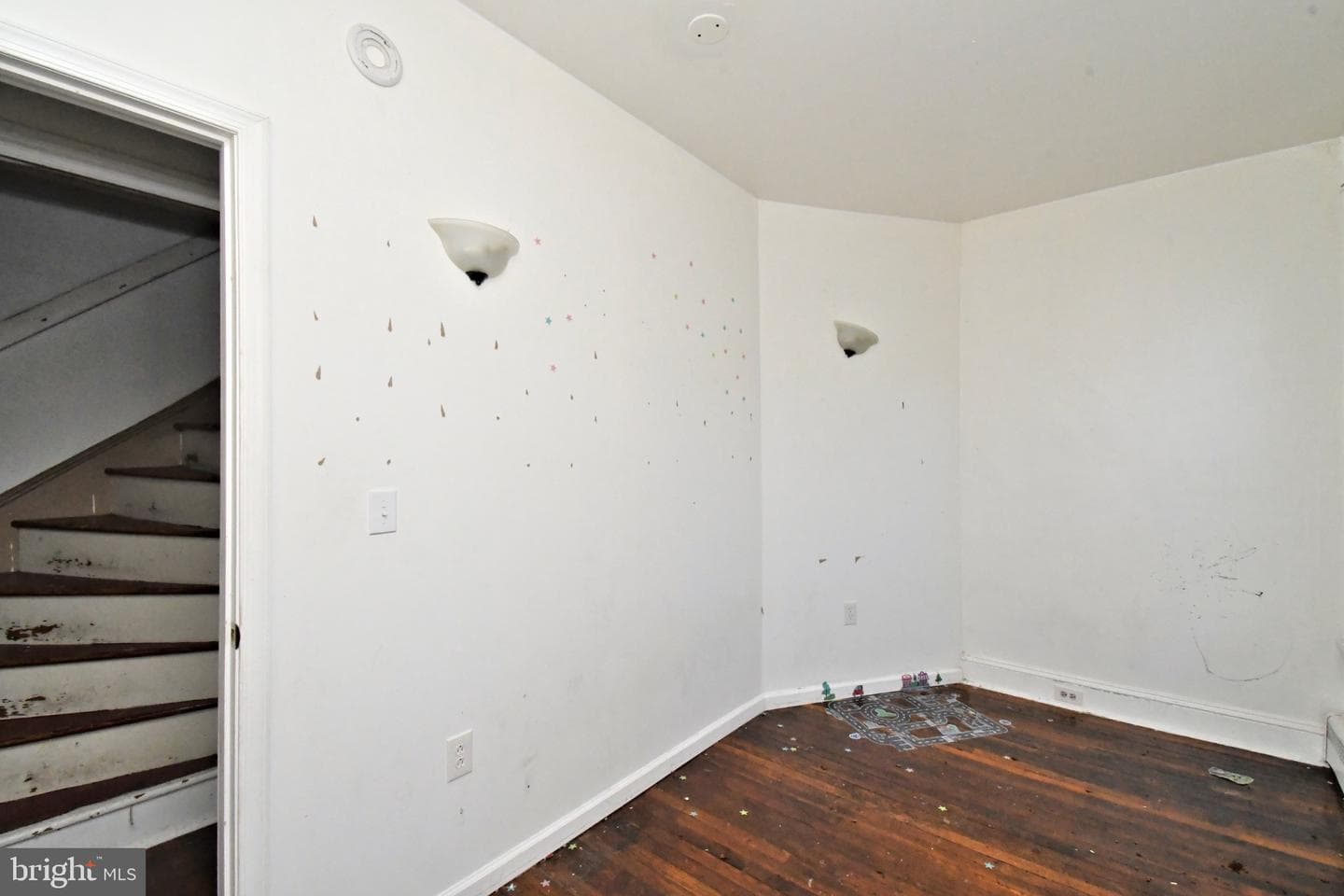 346 Walnut St photo 25