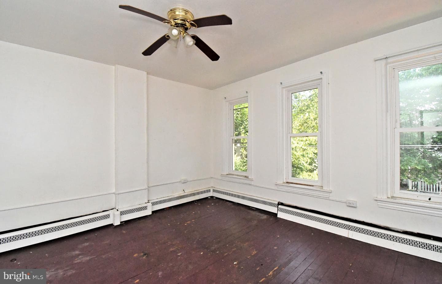 346 Walnut St photo 27