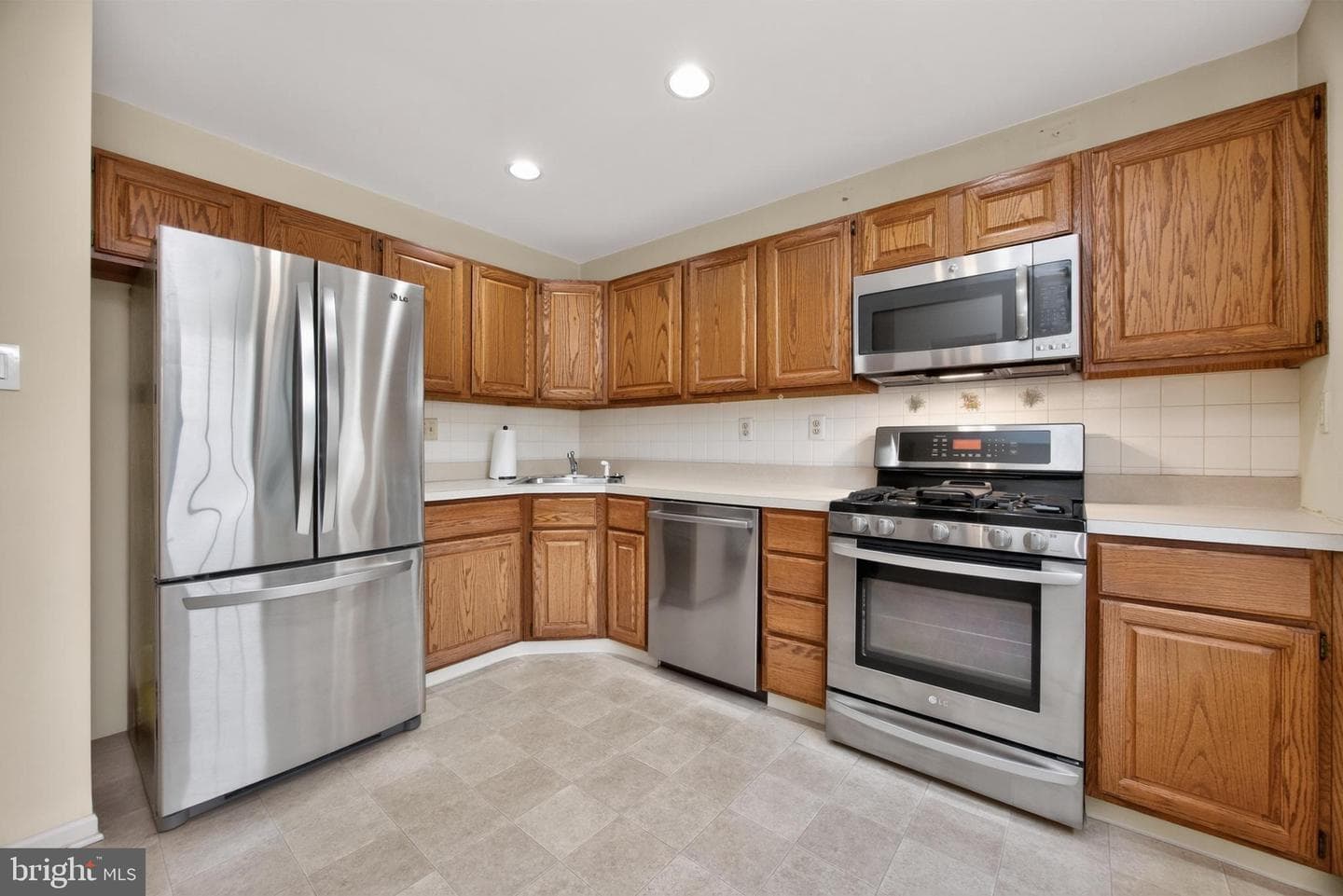 2116 Yorktown North N photo 11