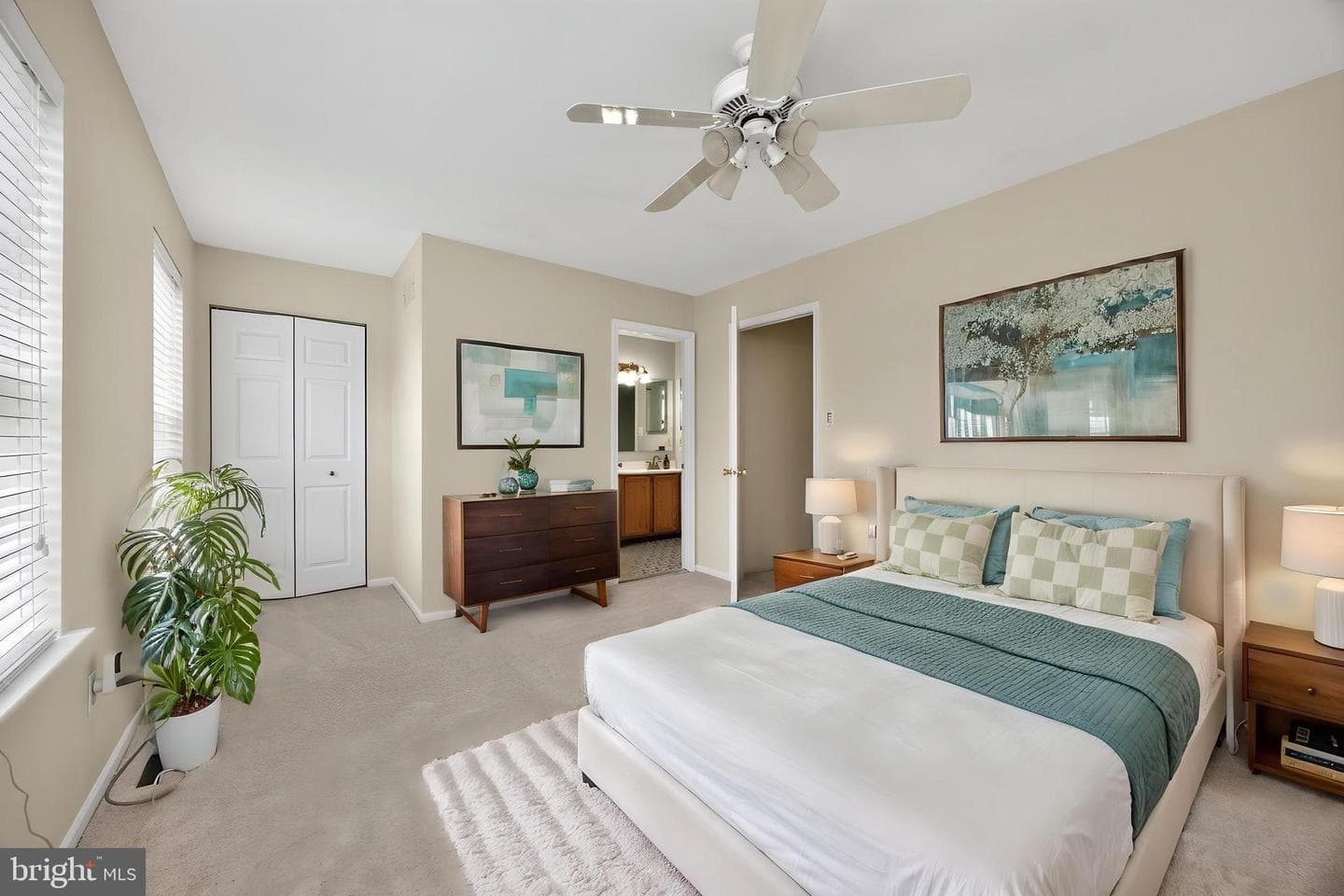 2116 Yorktown North N photo 18